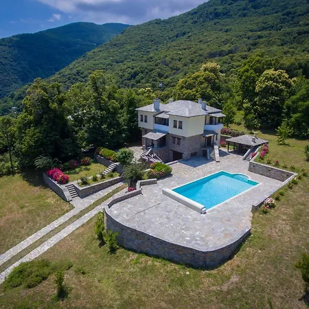 別荘 Luxury With Pool In ツァガラダ
