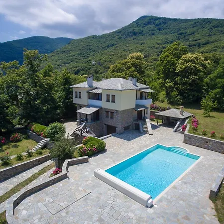 Luxury With Pool In ツァガラダ