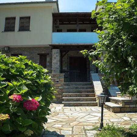 Luxury With Pool In Case de vacanță Tsagarada